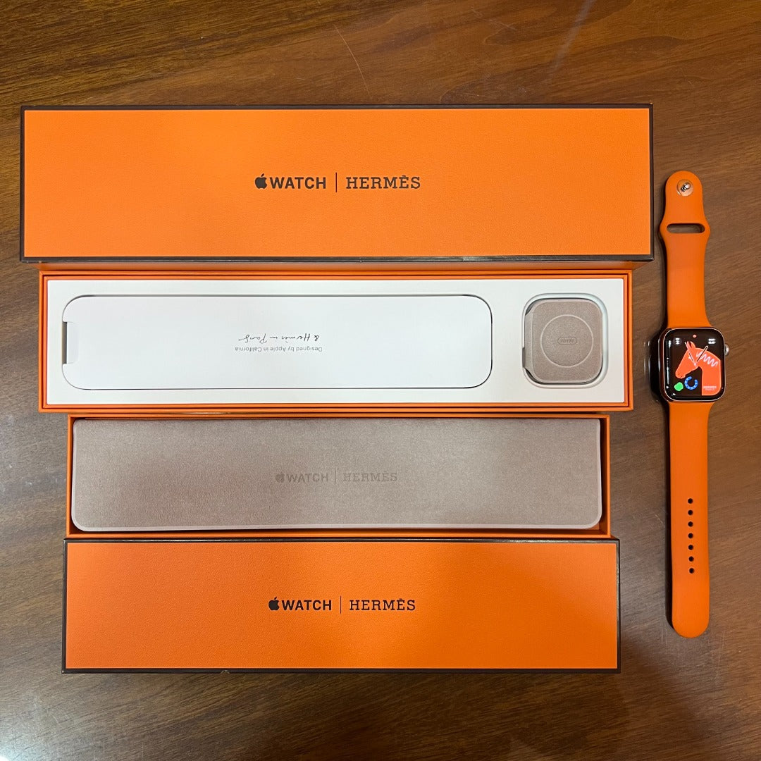 Apple Watch Series 4 Hermès 44MM Stainless Steel & Ceramic Case Sapphire Crystal GPS LTE WR-50M (Well Used)